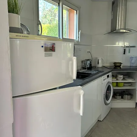 Moderne Mini Maison - Quartier Residentiel Calme