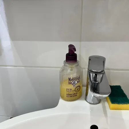 Moderne Mini Maison - Quartier Residentiel Calme Apartment